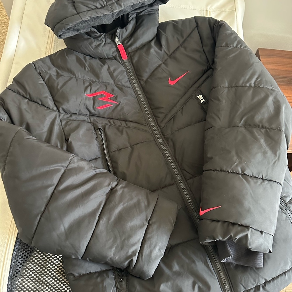 Nike Black and Red Puffer Jacket Insulated Winter Coat